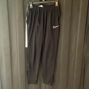 Nike joggers (size s)